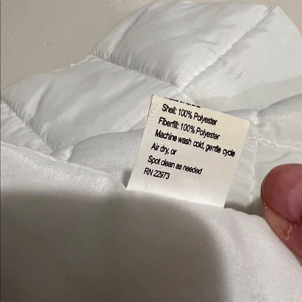 White Quilted Bedding Set for large Dolls - Picture 8 of 10